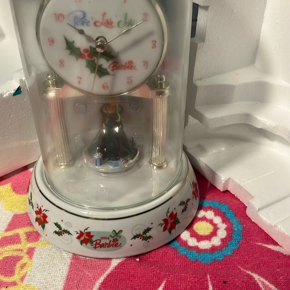 Barbie Green Holiday Decor Collection - Picture 2 of 8